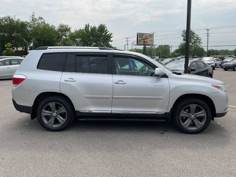 Used 2012 Toyota Highlander Limited w/ Tow Pkg AWD/4WD image 9