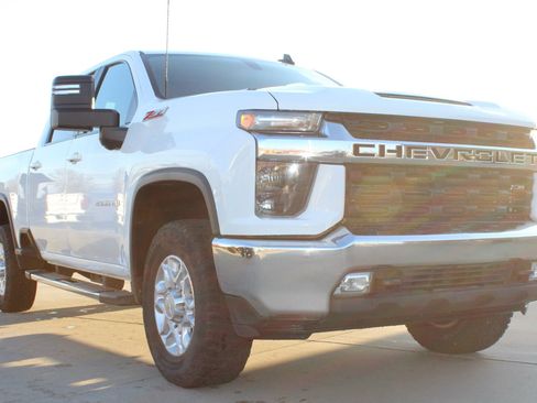 Used 2023 Chevrolet Silverado 2500 LT w/ Convenience Package image 12