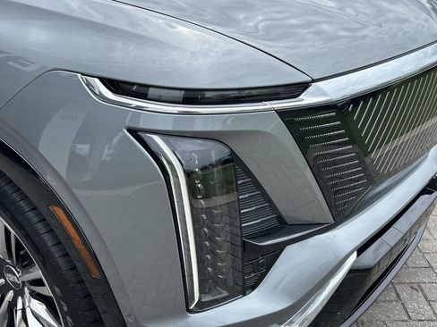 New 2026 Cadillac Vistiq Premium Luxury image 7