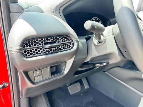 Certified 2025 Honda HR-V Sport image 11