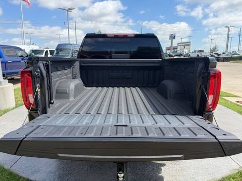 Used 2025 GMC Sierra 1500 AT4 w/ AT4 Premium Package AWD/4WD image 7