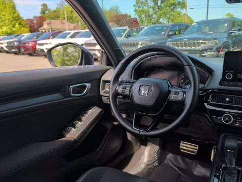 Used 2025 Honda Civic Sport image 30