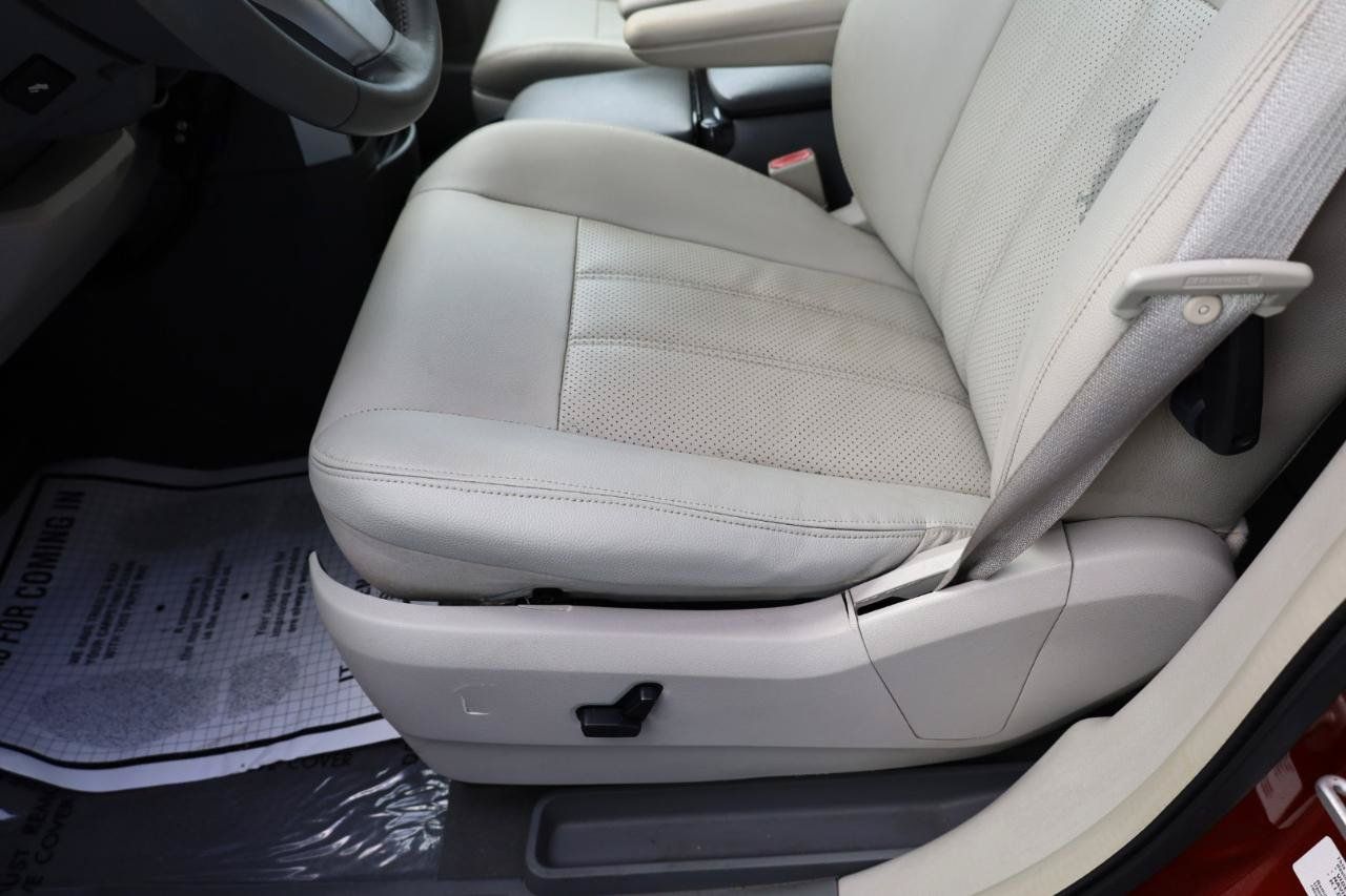 Used 2009 Dodge Grand Caravan SXT FWD image 7