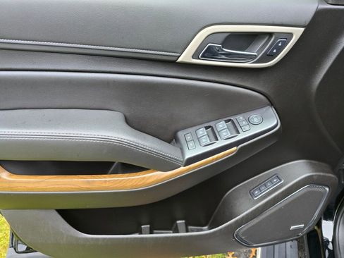 Used 2020 GMC Yukon XL Denali w/ Denali Ultimate Package image 24