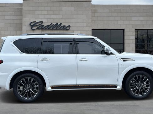 Used 2022 Nissan Armada Platinum image 2