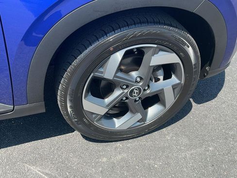 Certified 2023 Hyundai Venue Limited FWD image 6