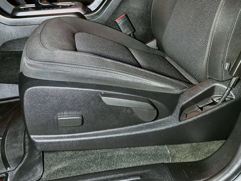 Used 2018 Chevrolet Colorado LT w/ LT Convenience Package AWD/4WD image 16
