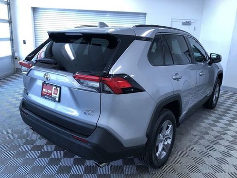 Used 2025 Toyota RAV4 XLE AWD/4WD image 31