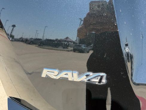 Used 2016 Toyota RAV4 XLE AWD/4WD image 21