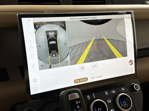 New 2026 Land Rover Defender 110 X-Dynamic SE image 17