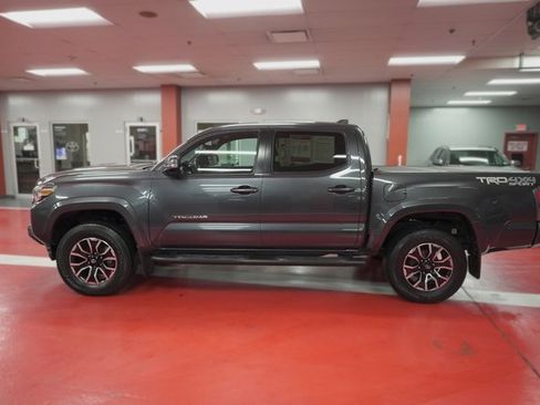 Certified 2022 Toyota Tacoma TRD Sport image 4