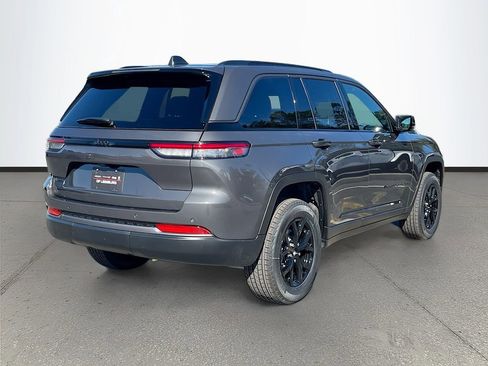 New 2026 Jeep Grand Cherokee Altitude RWD image 7