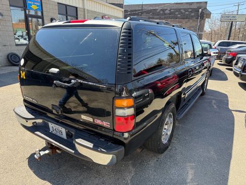 Used 2006 GMC Yukon XL SLT w/ SLT Preferred Equipment Group image 3