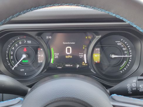 Used 2025 Jeep Wrangler Unlimited Rubicon 4xe w/ Safety Group AWD/4WD image 9