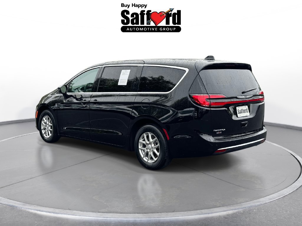 Used 2026 Chrysler Pacifica Select FWD image 5