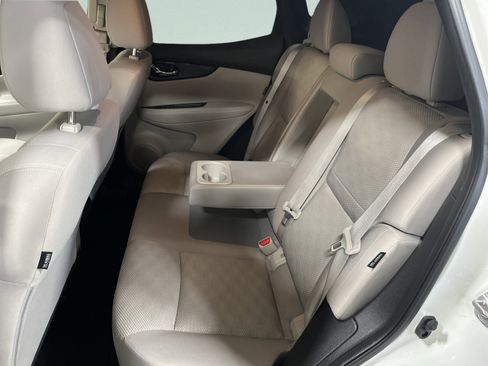 Certified 2022 Nissan Rogue Sport SV AWD/4WD image 31