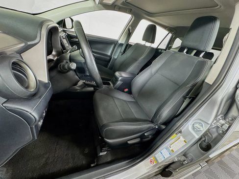 Used 2018 Toyota RAV4 XLE AWD/4WD image 12
