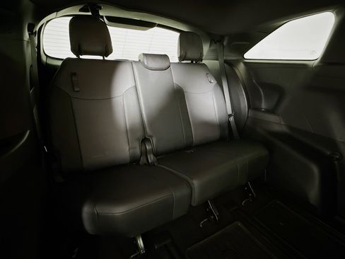 Certified 2022 Toyota Sienna XSE image 26