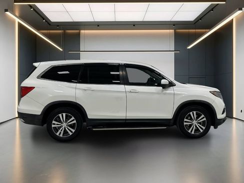 Used 2018 Honda Pilot EX image 7