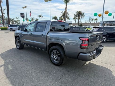 Certified 2025 Nissan Frontier SV image 4