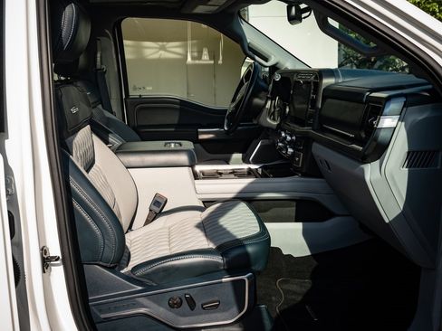 Used 2024 Ford F450 Limited w/ FX4 Off-Road Package image 26