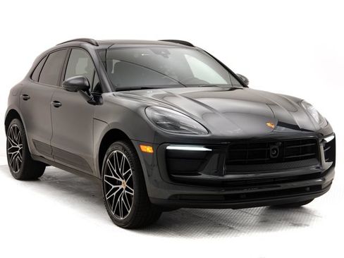 Certified 2026 Porsche Macan AWD/4WD image 33
