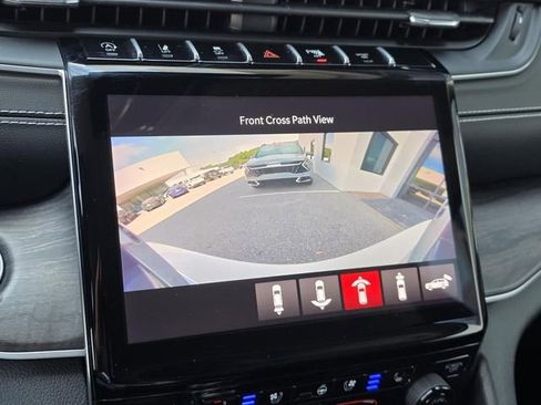 Used 2024 Jeep Grand Cherokee Limited w/ Luxury Tech Group II RWD image 18