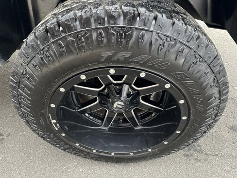 Used 2015 RAM 1500 Express image 32