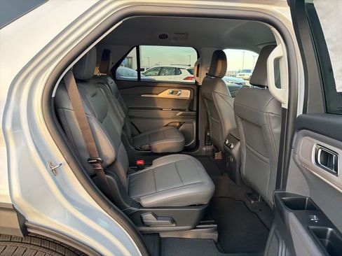 New 2026 Ford Explorer Active w/ Active Comfort Package image 18