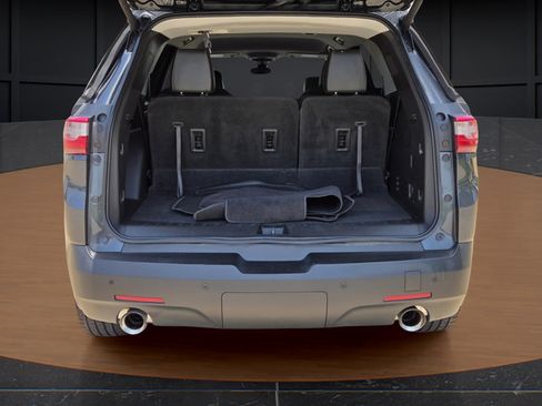Used 2021 Chevrolet Traverse RS FWD image 7