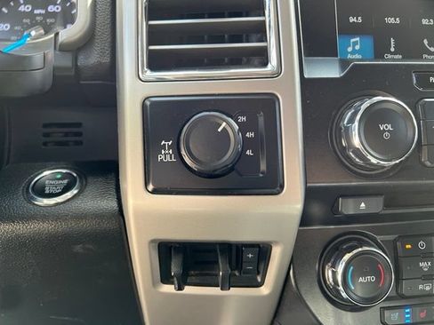 Used 2017 Ford F250 Lariat w/ Lariat Ultimate Package AWD/4WD image 30