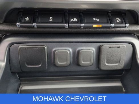 Used 2018 Chevrolet Silverado 1500 LTZ Z71 w/ LTZ Plus Package AWD/4WD image 36