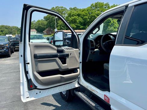 Used 2017 Ford F550 2WD SuperCab Super Duty image 12