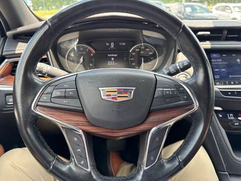 Used 2020 Cadillac XT5 Premium Luxury FWD image 19