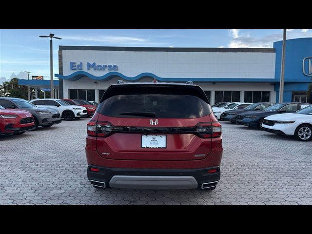 Certified 2025 Honda Pilot Touring image 13