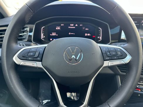 Used 2025 Volkswagen Jetta SEL image 23