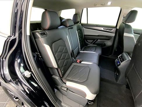 New 2026 Volkswagen Atlas Peak Edition image 10
