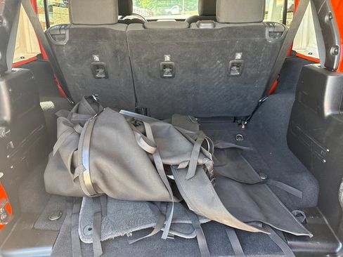 Used 2018 Jeep Wrangler Unlimited Sport S AWD/4WD image 23