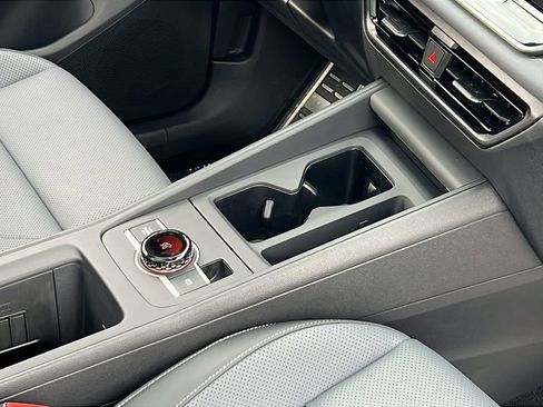 New 2026 Volkswagen Tiguan SE R-Line image 12