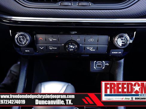 New 2026 Jeep Compass Latitude image 23