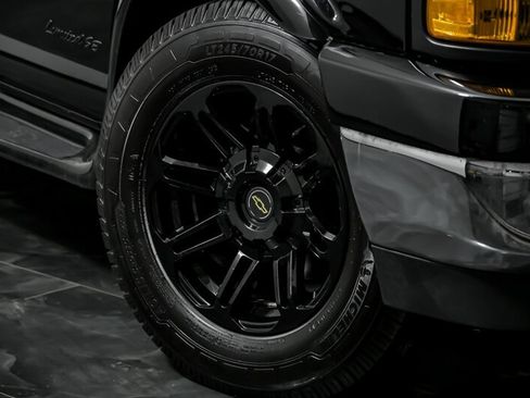 Used 2023 Chevrolet Express 2500 Extended RWD image 3