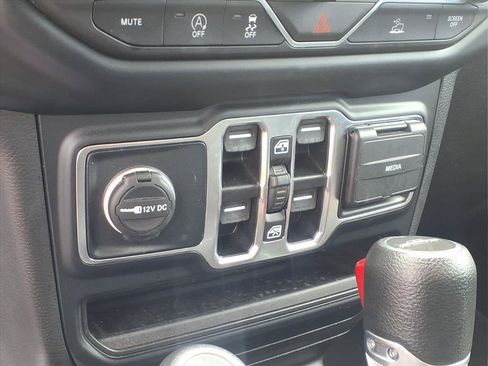 Certified 2023 Jeep Gladiator Sport AWD/4WD image 8
