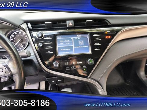 Used 2020 Toyota Camry SE FWD image 21