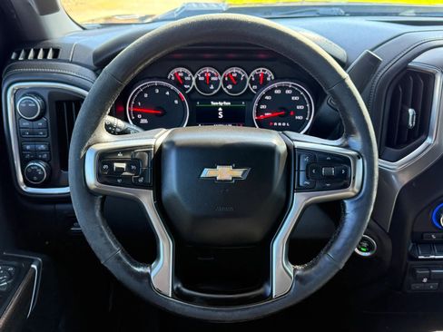 Used 2020 Chevrolet Silverado 2500 LT w/ Convenience Package image 9