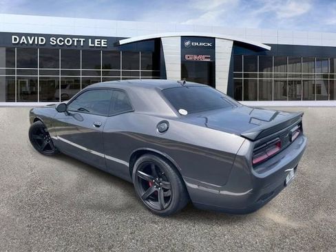 Used 2018 Dodge Challenger SRT Hellcat RWD image 4