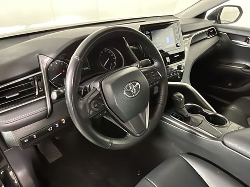 Used 2024 Toyota Camry SE FWD image 12