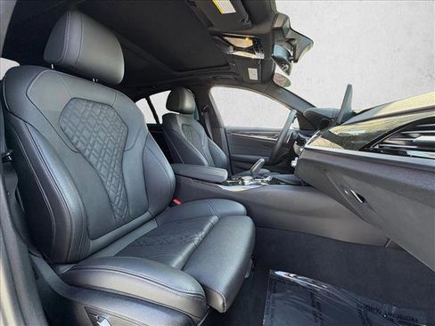 Used 2023 BMW 530i image 21