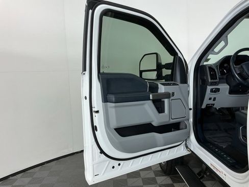 Used 2022 Ford F450 Limited image 17