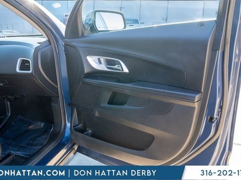 Used 2017 Chevrolet Equinox LT w/ Convenience Package image 24