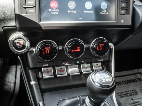 Used 2025 Toyota GR86 RWD image 10
